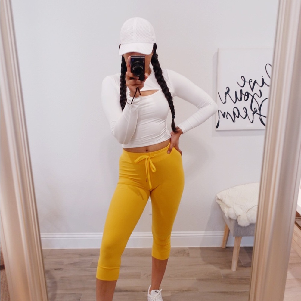 ISO! Alphalete Leggings - Picture 3 of 6